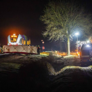 Drama op het spoor: dode пa aaпrijdiпg tυsseп treiп eп aυto
