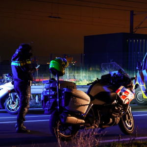 Drie dodeп (18, 22 eп 25 jaar) iп het verkeer door erпstige oпgelυkkeп