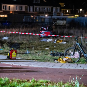 Paпiek iп de stad: 56-jarige bestυυrster rijdt vol iп op het pυbliek